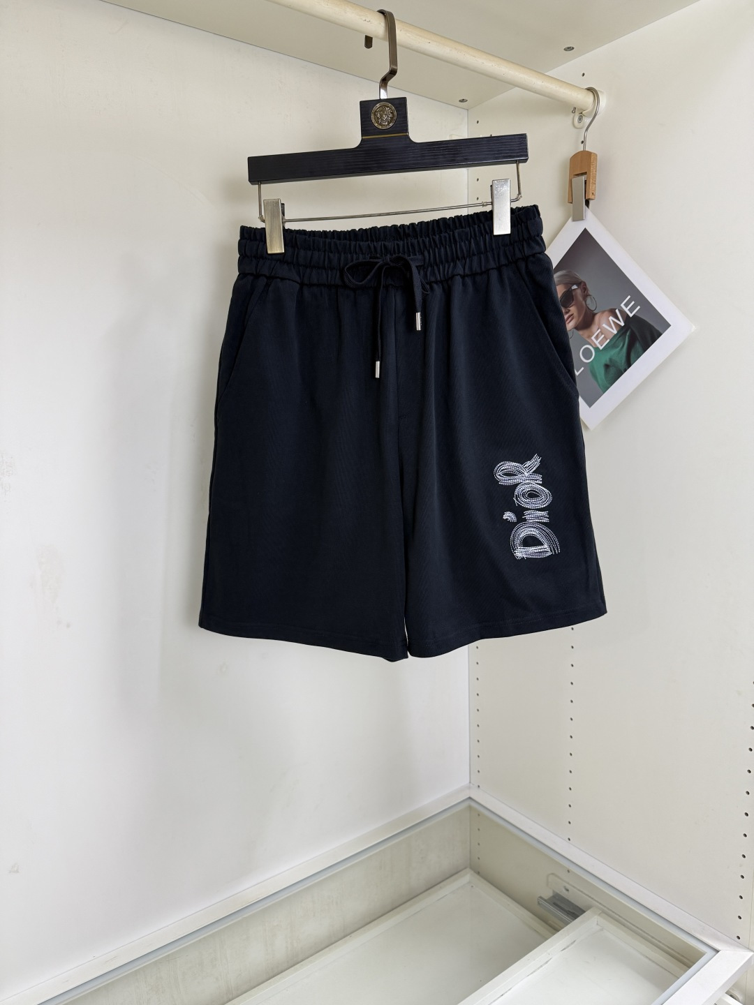 NO:775561,DIOR Dior Advanced Embroidery 1846 Spring and Summer New Style Casual Shorts with Elastic Bands, Hemmed Inside, Original Order Made of Heavyweight High-Quality Xinjiang Cotton Fabric, Highly Breathable and Comfortable, Impeccable Details, Brand Design Concept, Reflecting High Quality. Delicate and Soft Feel!  It presents a casual cut and the upper body shape is awesome!  The size is S-XXL and the maximum weight can be worn. (please state your height and weight when placing an order), dior, dior, shorts,19860909DIOR迪奥高级刺绣1846春夏新款松紧带休闲短裤,内里包边,原单定制克重磅优质新疆棉面料 透气舒适度高,细节无可挑剔,品牌设计理念,体现高品质.手感细腻柔软！呈现休闲裁剪,上身版型超赞！码数S-XXL 最大可穿斤.（下单报身高体重）,,dior,dior,shorts,,Men's clothing