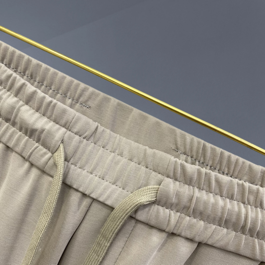 🔥MONCLER 蒙口 26年新品休闲裤🔥专柜热销款 品味与价值共享 身穿着非常舒适 低调不失奢华 穿出