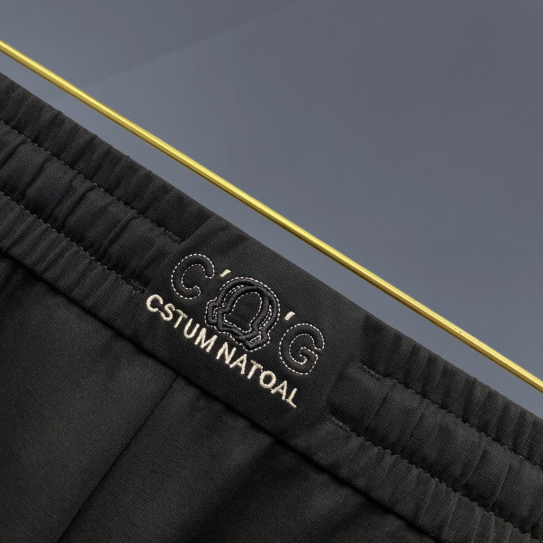 🔥MONCLER 蒙口 26年新品休闲裤🔥专柜热销款 品味与价值共享 身穿着非常舒适 低调不失奢华 穿出