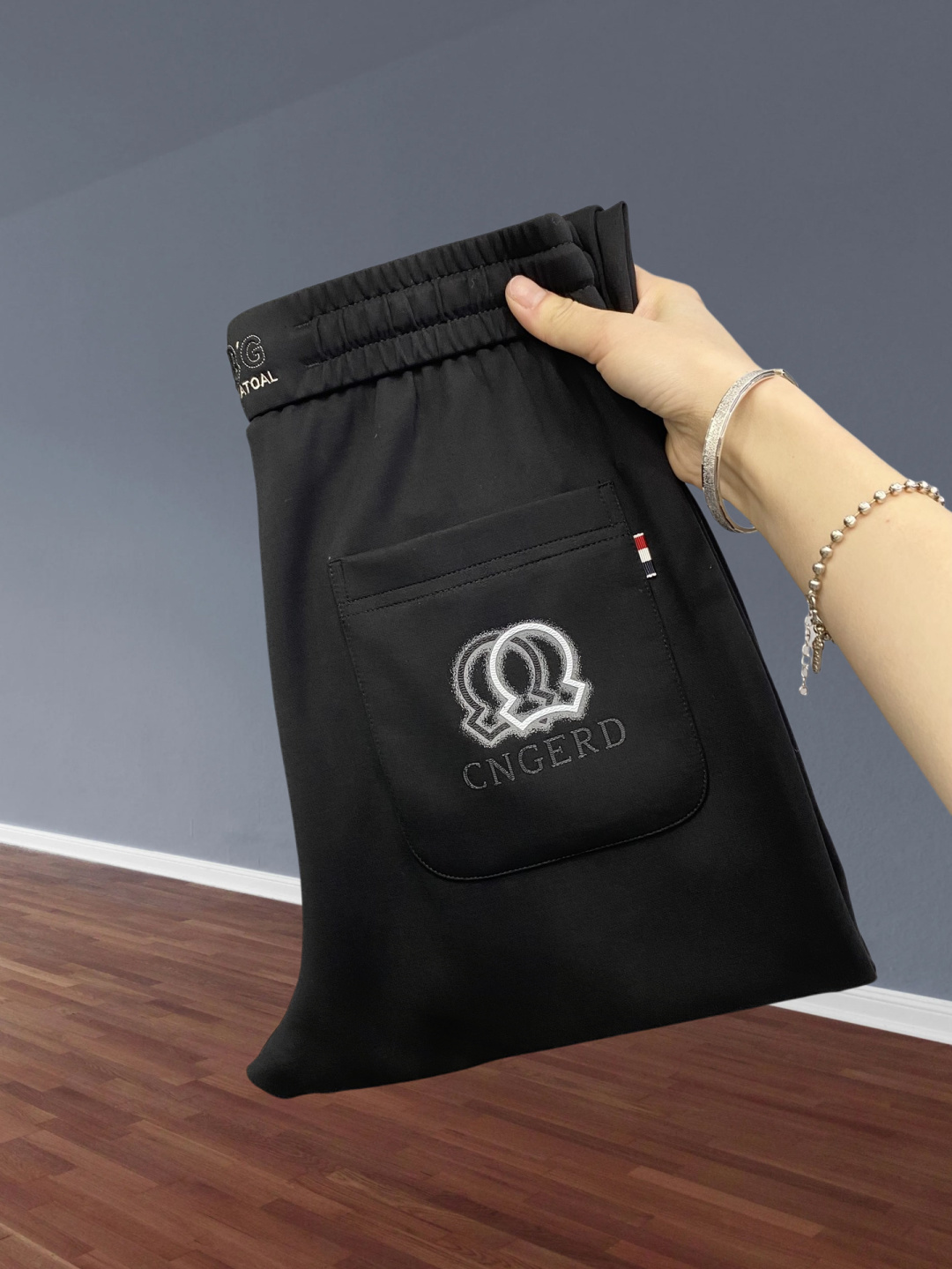 🔥MONCLER 蒙口 26年新品休闲裤🔥专柜热销款 品味与价值共享 身穿着非常舒适 低调不失奢华 穿出