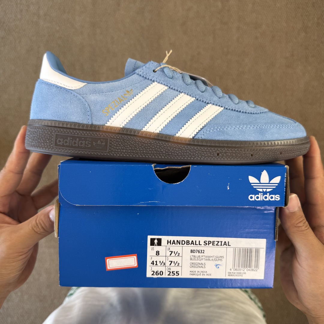  
XJ版 极致性价比！阿迪T字德训鞋：白蓝麂皮
Adidas/阿迪达斯 HANDBALL SPEZIA