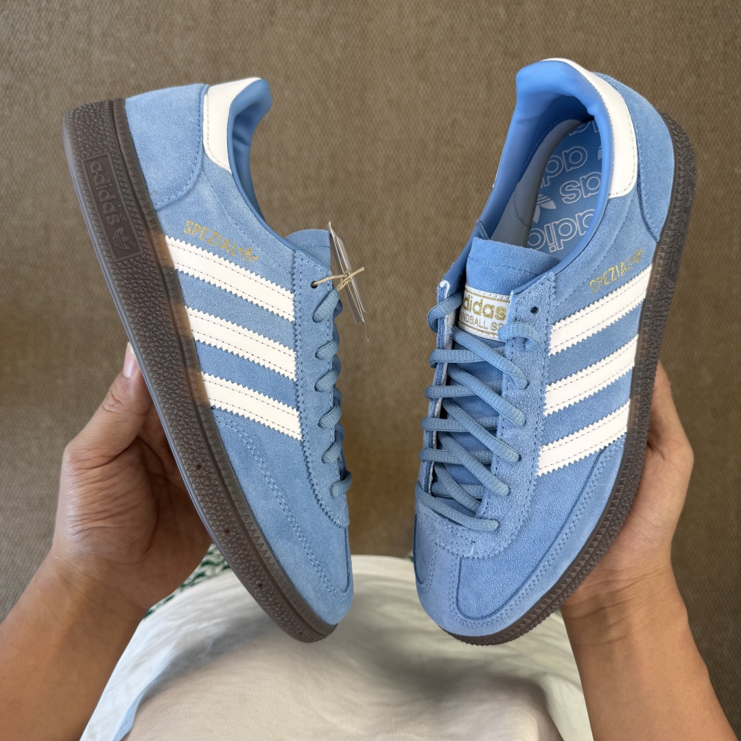  
XJ版 极致性价比！阿迪T字德训鞋：白蓝麂皮
Adidas/阿迪达斯 HANDBALL SPEZIA