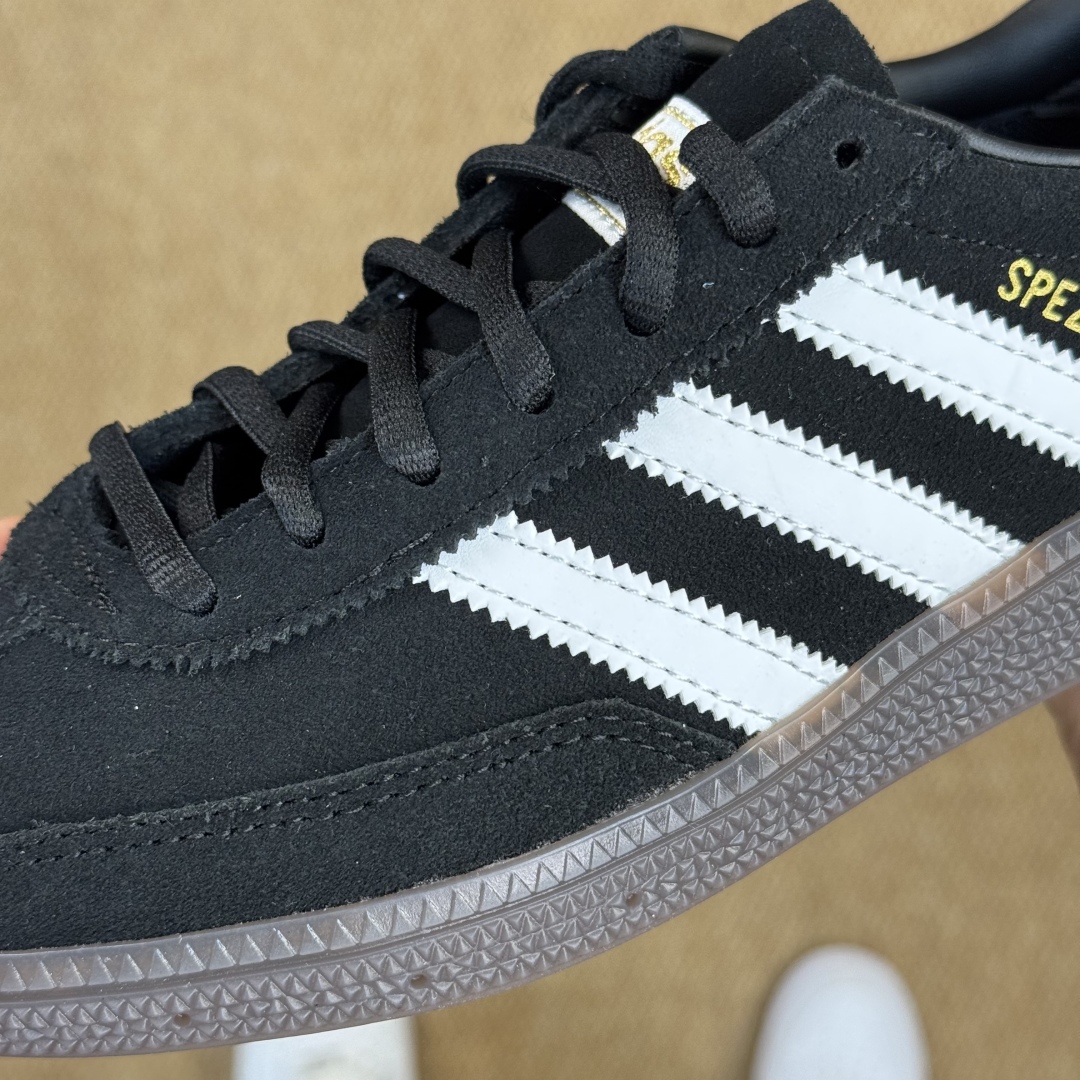 💰140 核心价格表私
XJ版 极致性价比！阿迪T字德训鞋：黑白麂皮
Adidas/阿迪达斯 HANDBALL SPEZIAL 桑巴板鞋samba 三代
顶级细节、超高清洁度！
货号DB3021 尺码36-45带半码