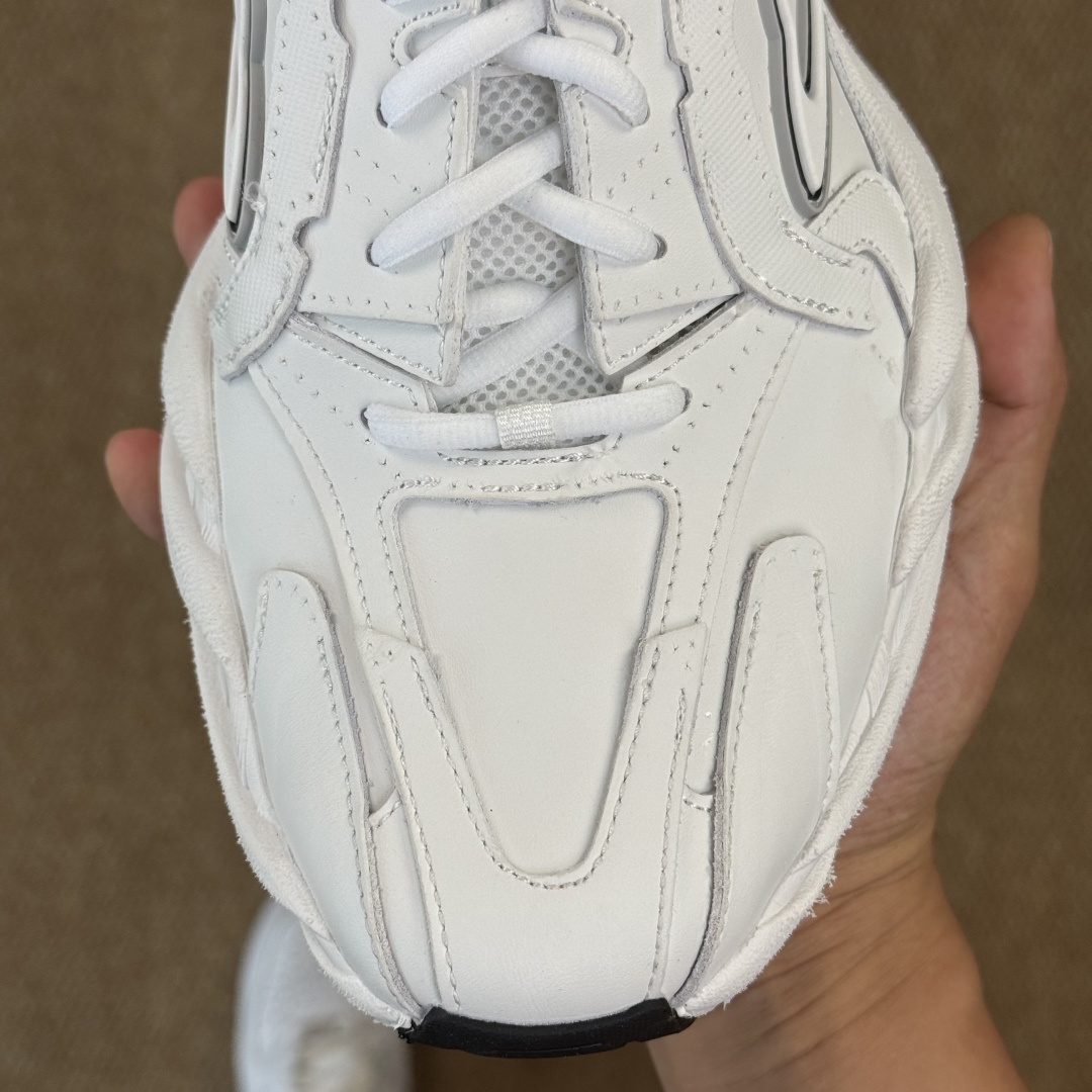 福利特价GT版 巴黎世家16代 Monday 白色Balenciaga Monday 巴黎世家牛皮革圆头