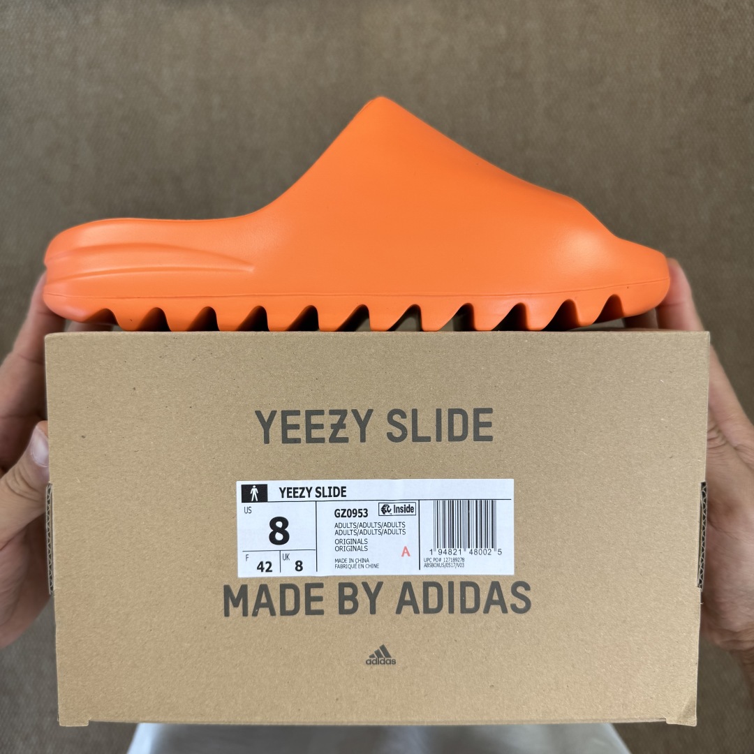  
Yeezy椰子拖鞋 光面款：GZ0953橘橙
顶级用料无任何异味和多余毛边！
品质拉满价格拉到底！
