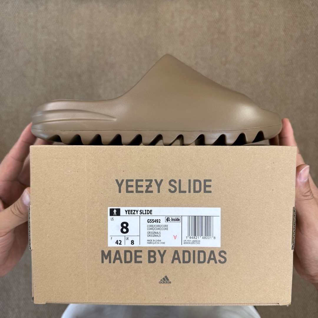  
Yeezy椰子拖鞋 光面款：G55492浅棕
顶级用料无任何异味和多余毛边！
品质拉满价格拉到底！
