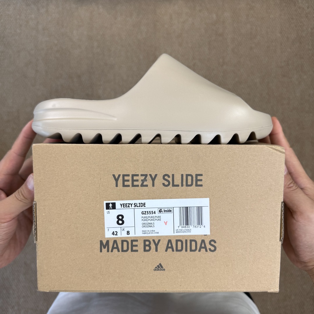  
Yeezy椰子拖鞋 光面款：GZ5554暖沙
顶级用料无任何异味和多余毛边！
品质拉满价格拉到底！
