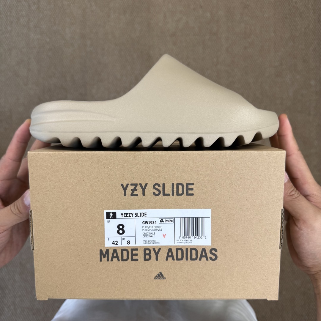  
Yeezy椰子拖鞋 雾面款：GW1934米棕色
顶级用料无任何异味和多余毛边！
品质拉满价格拉到底！