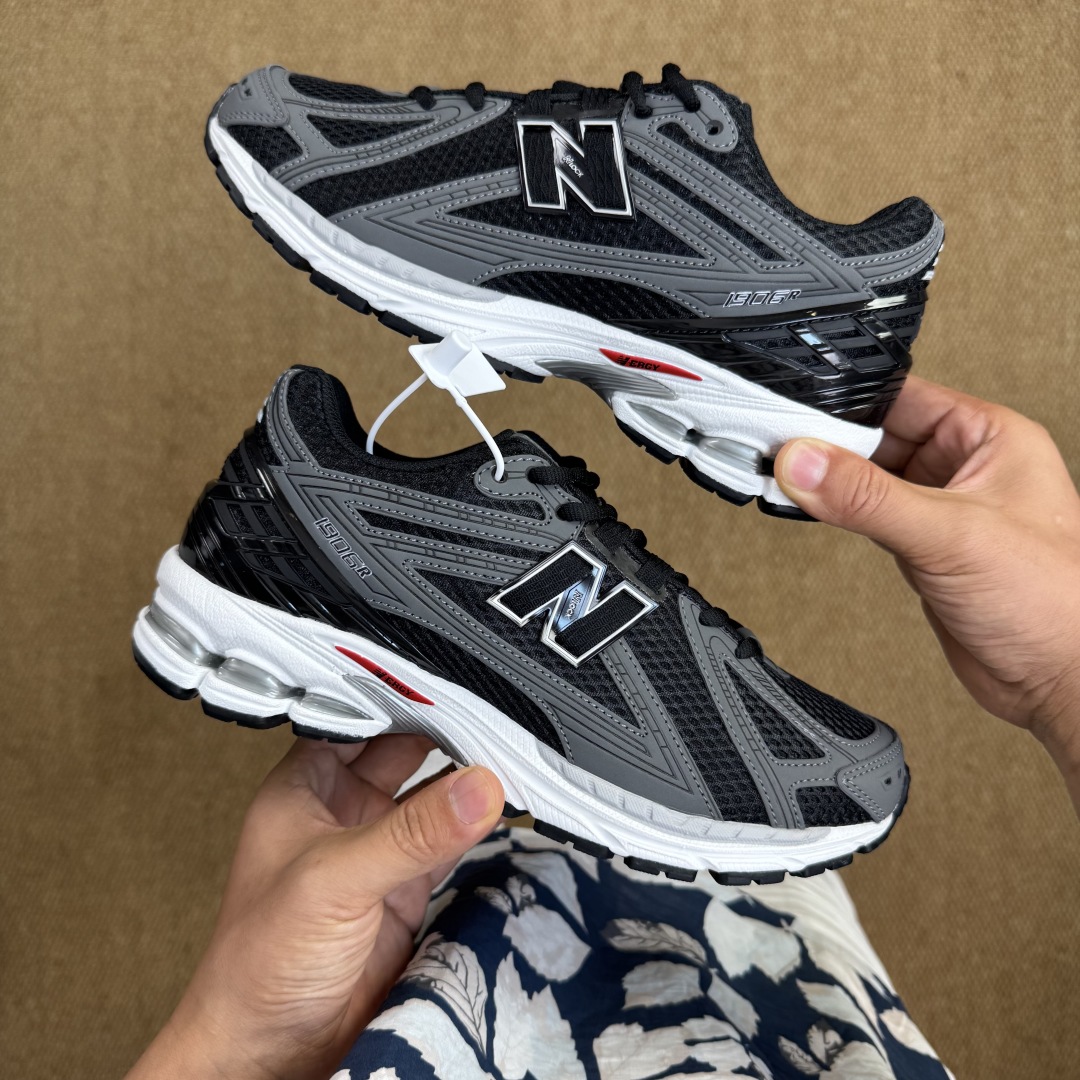 
C版新百伦！nb1906 第100色 黑灰
纯原大厂出品，品质优价格合理，降维打击‼️
尺码36-4