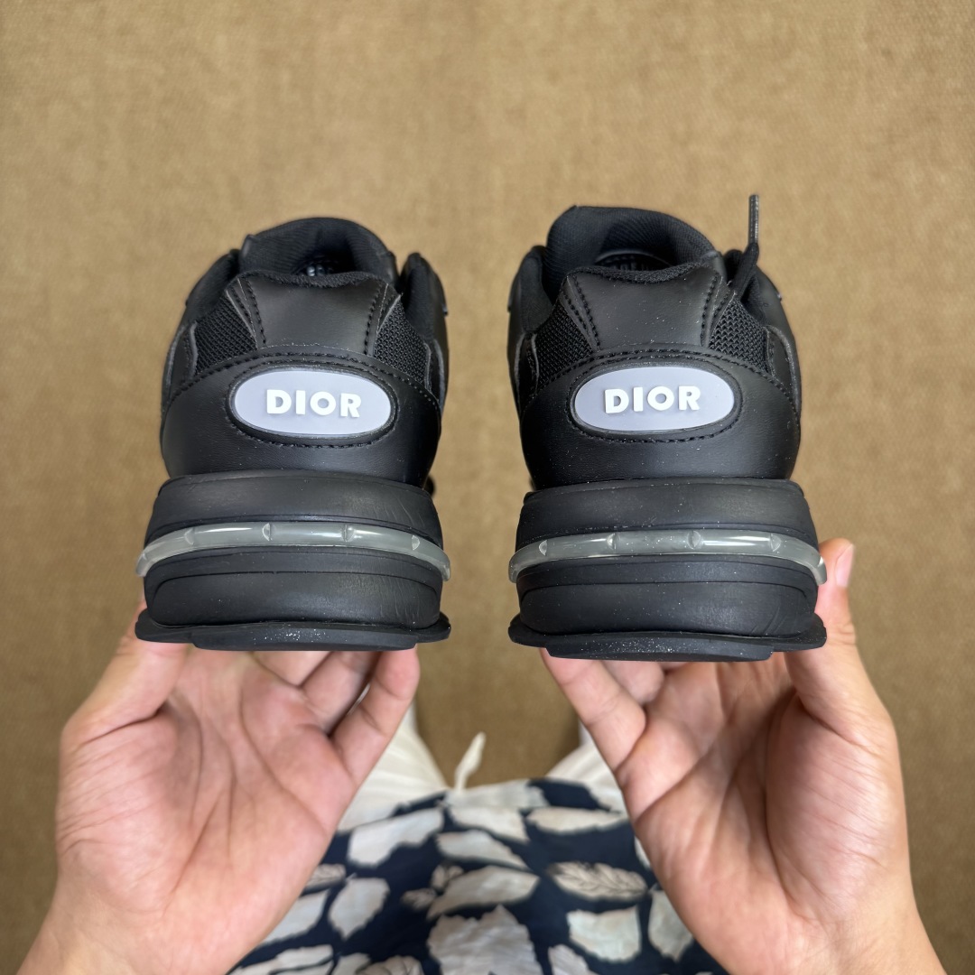  
极致性价比‼️DIOR迪奥 CD1 第一色：黑色
PT仓现货发售！配色陆续出
尺码：40-45