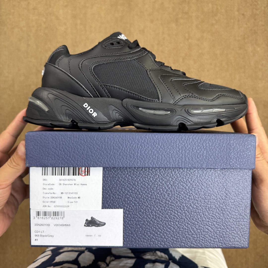  
极致性价比‼️DIOR迪奥 CD1 第一色：黑色
PT仓现货发售！配色陆续出
尺码：40-45
