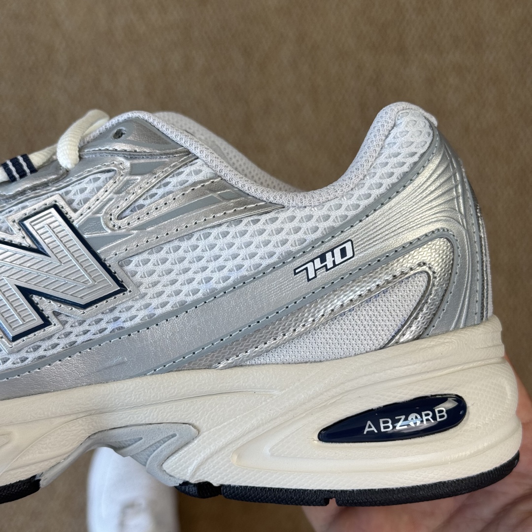  
最强性价比！新百伦nb740 第1色 银色
大厂出品，品质优价格合理，降维打击‼️
尺码36-46.