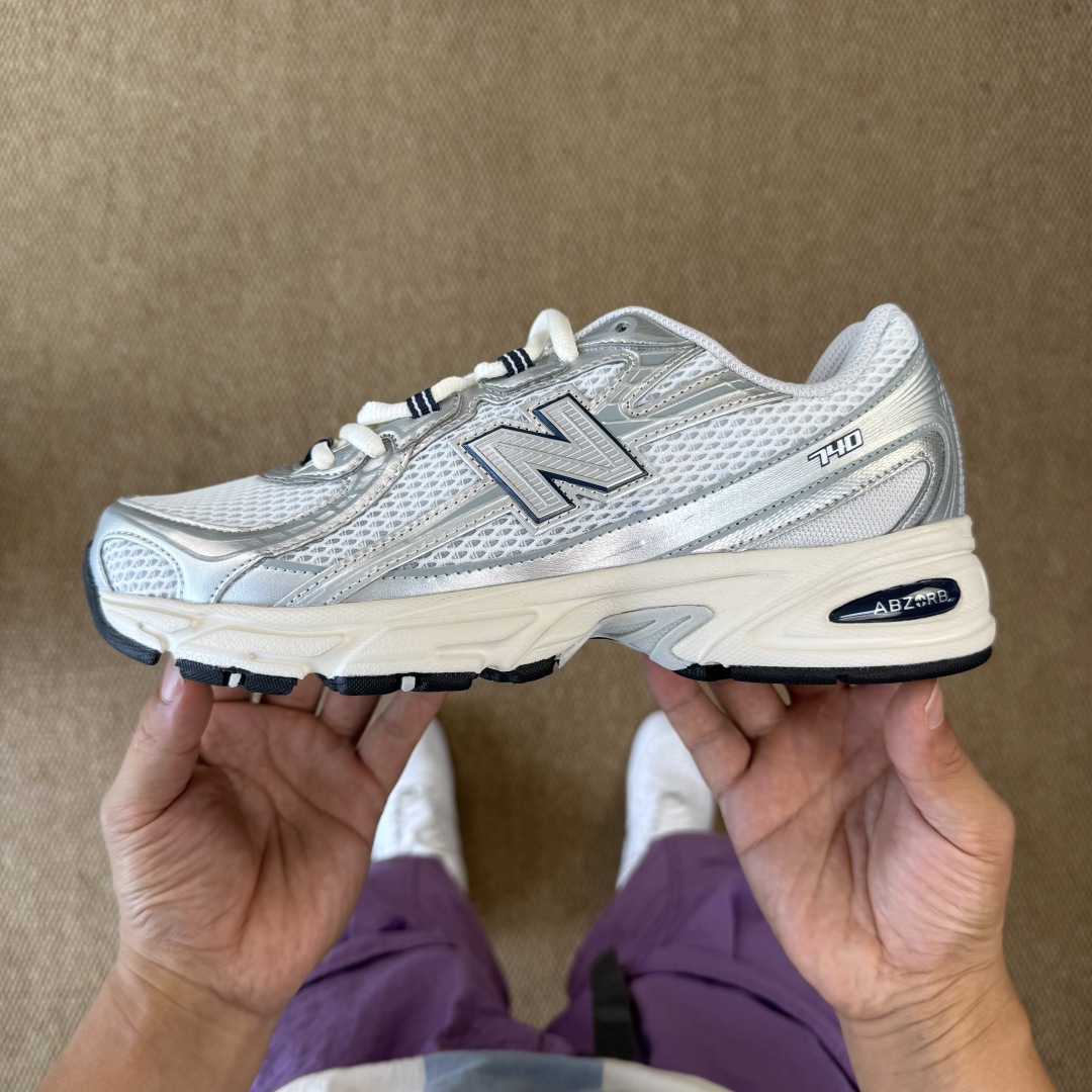  
最强性价比！新百伦nb740 第1色 银色
大厂出品，品质优价格合理，降维打击‼️
尺码36-46.