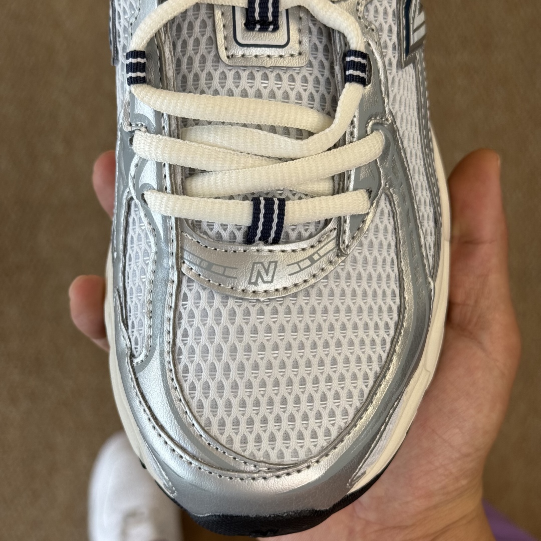  
最强性价比！新百伦nb740 第1色 银色
大厂出品，品质优价格合理，降维打击‼️
尺码36-46.