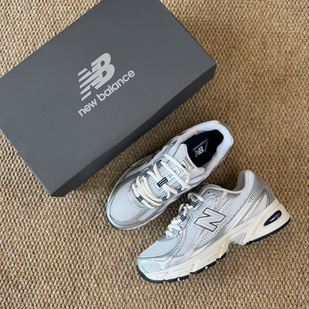  
最强性价比！新百伦nb740 第1色 银色
大厂出品，品质优价格合理，降维打击‼️
尺码36-46.