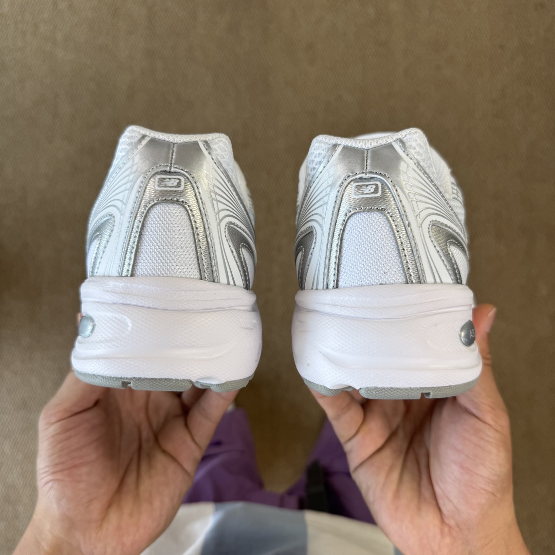  
最强性价比！新百伦nb740 第2色 白色
大厂出品，品质优价格合理，降维打击‼️
尺码36-46.