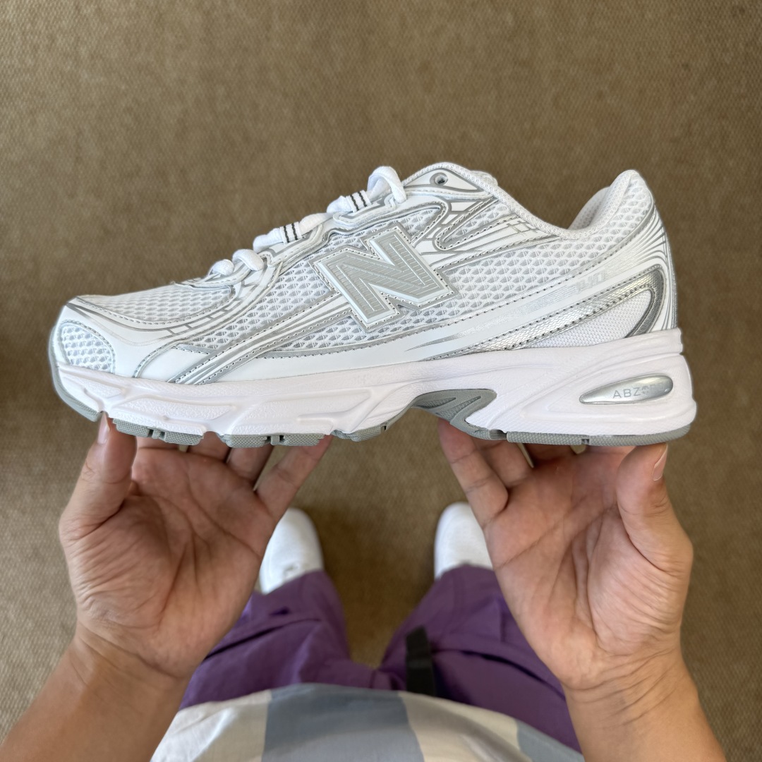  
最强性价比！新百伦nb740 第2色 白色
大厂出品，品质优价格合理，降维打击‼️
尺码36-46.