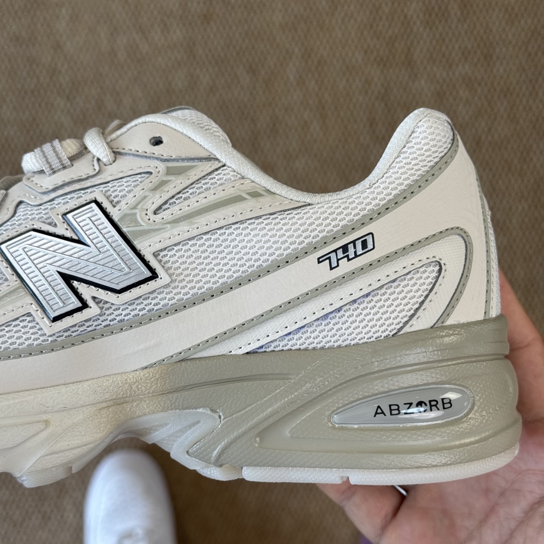  
最强性价比！新百伦nb740 第3色 米白棕
大厂出品，品质优价格合理，降维打击‼️
尺码36-46
