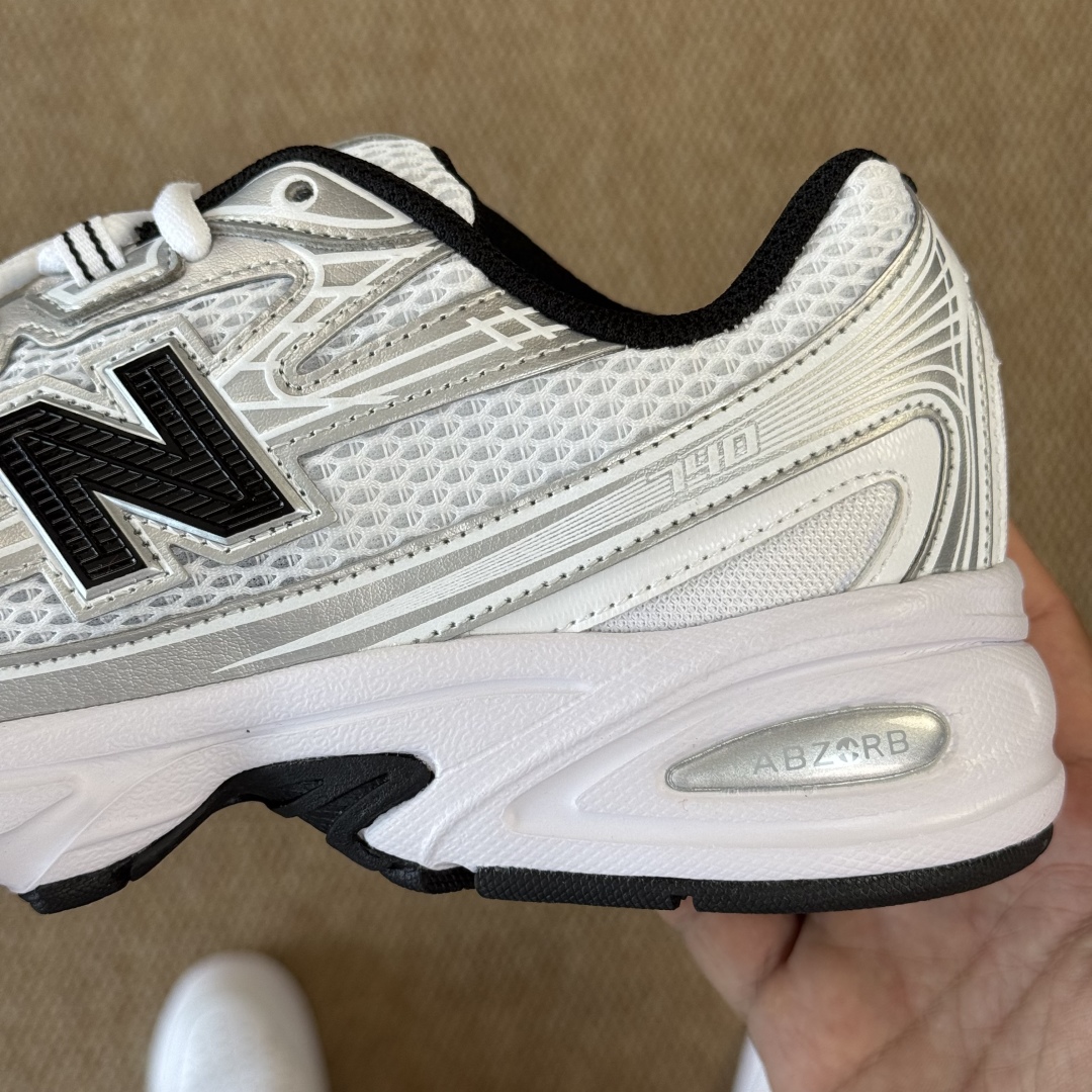  
最强性价比！新百伦nb740 第4色 银黑
大厂出品，品质优价格合理，降维打击‼️
尺码36-46.