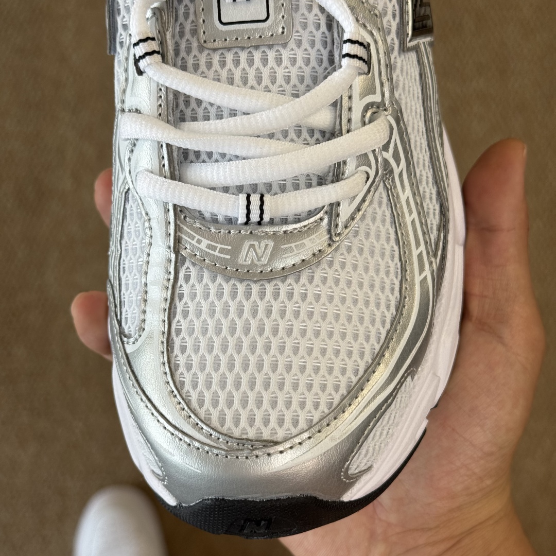  
最强性价比！新百伦nb740 第4色 银黑
大厂出品，品质优价格合理，降维打击‼️
尺码36-46.