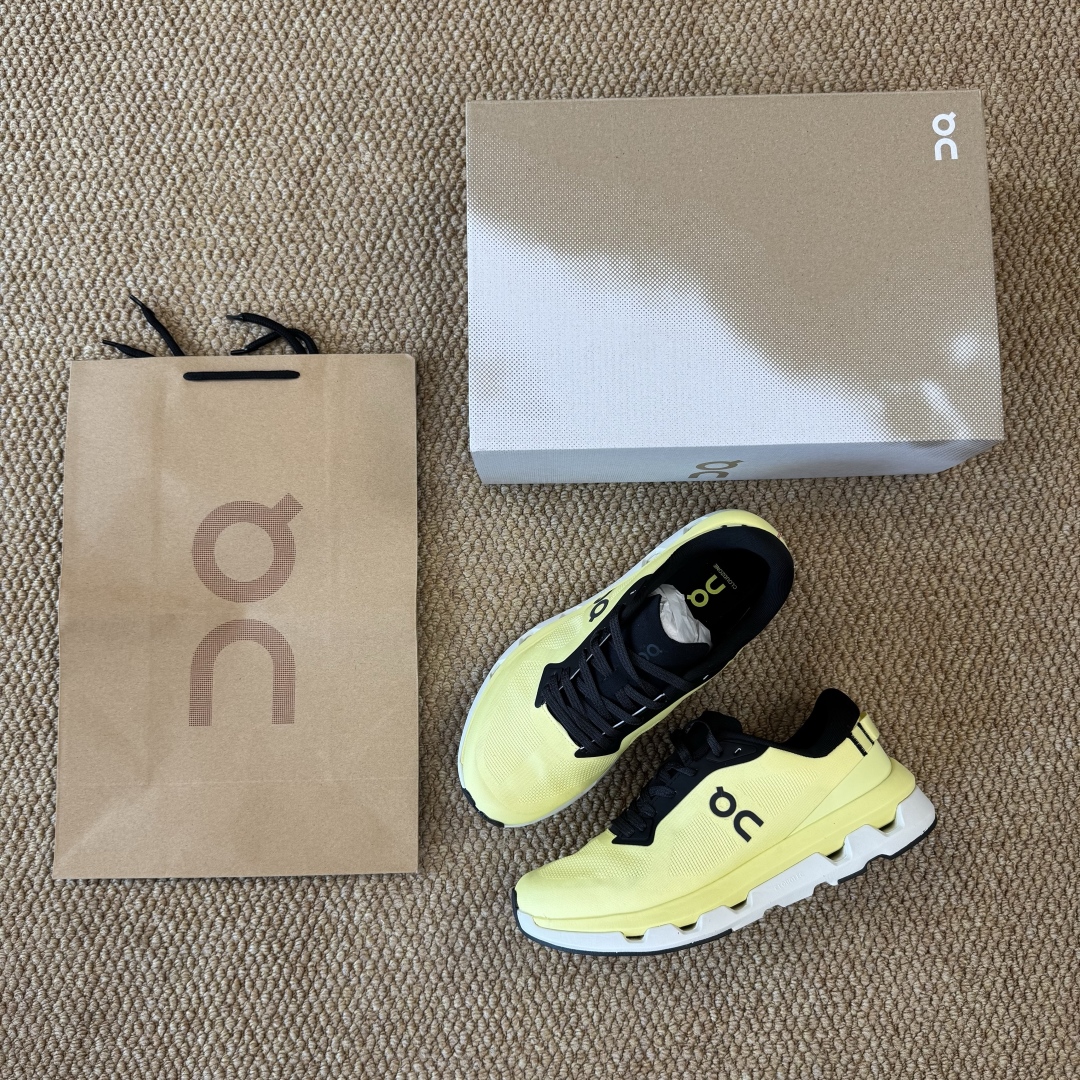 
On昂跑 Cloudzone跑鞋 第4色黄色
鞋底搭载了on的核心科技缓震技术CloudTec
绝对会