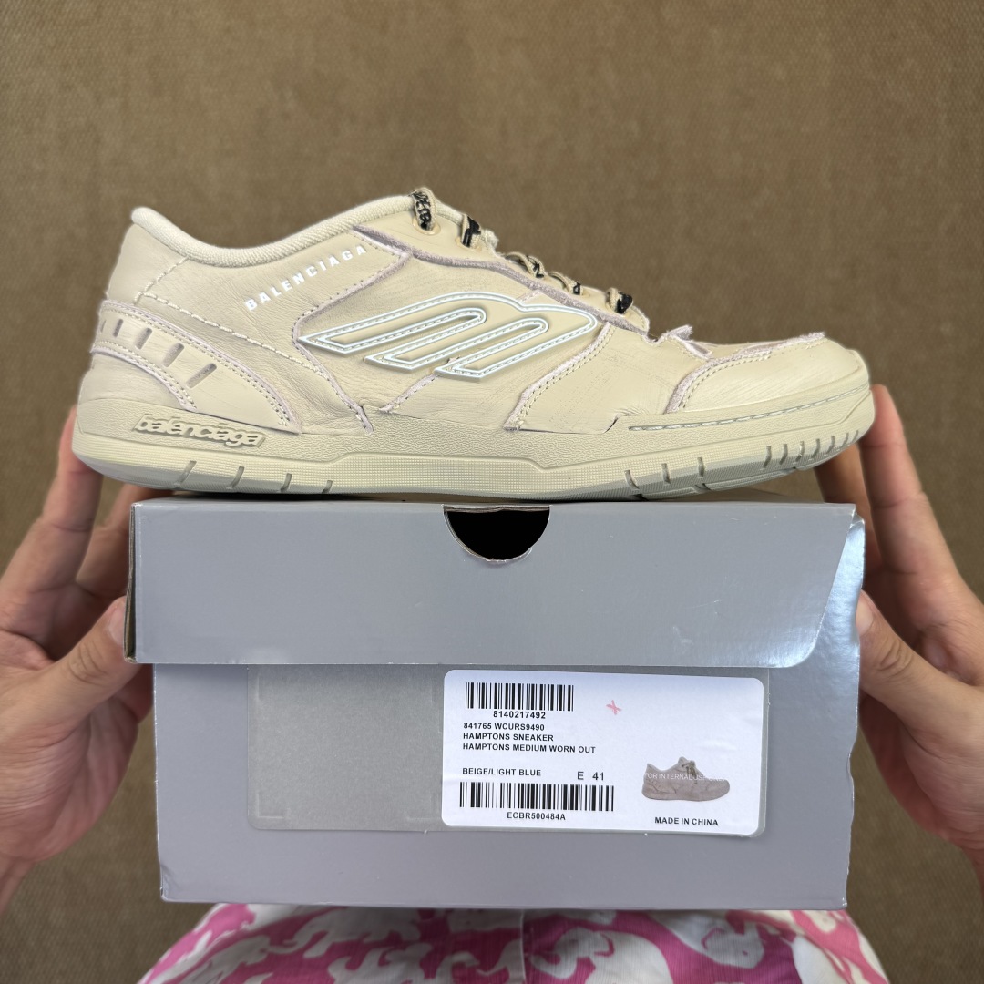  
 巴黎世家 18代第5色沙色
Balenciaga Hamptons Worn-Out 板鞋
品质和
