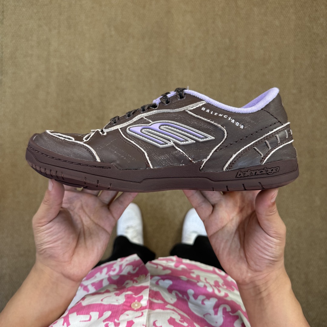  
巴黎世家 18代第6色棕色
Balenciaga Hamptons Worn-Out 板鞋
品质和价