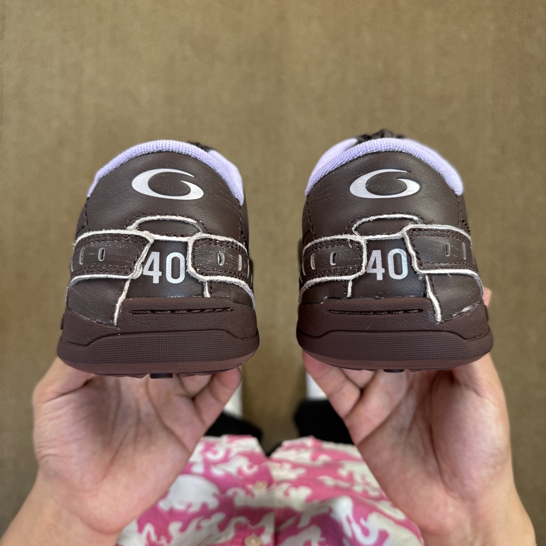  
巴黎世家 18代第6色棕色
Balenciaga Hamptons Worn-Out 板鞋
品质和价