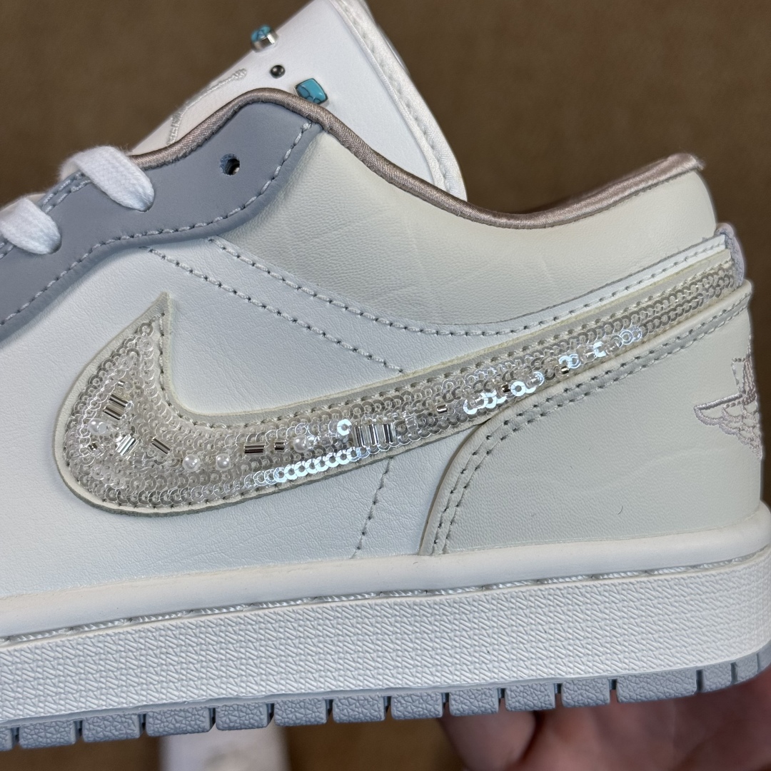  AJ1Low低帮：灰椰奶绿松石
市售最强低帮 天花板品质！
市面唯一正确版本 全鞋正品原材料 
IH7