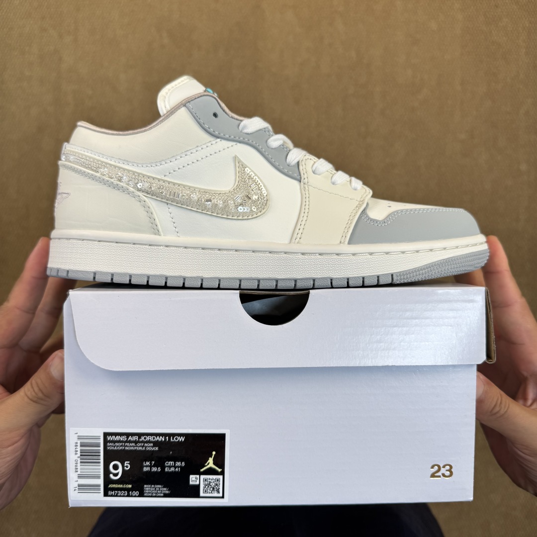  AJ1Low低帮：灰椰奶绿松石
市售最强低帮 天花板品质！
市面唯一正确版本 全鞋正品原材料 
IH7
