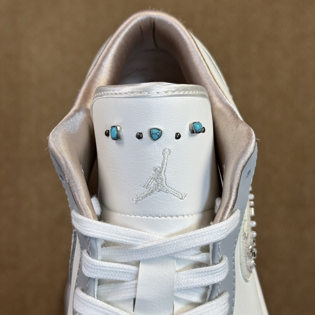  AJ1Low低帮：灰椰奶绿松石
市售最强低帮 天花板品质！
市面唯一正确版本 全鞋正品原材料 
IH7