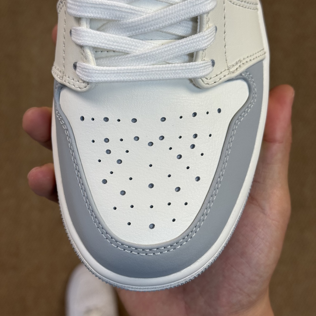  AJ1Low低帮：灰椰奶绿松石
市售最强低帮 天花板品质！
市面唯一正确版本 全鞋正品原材料 
IH7