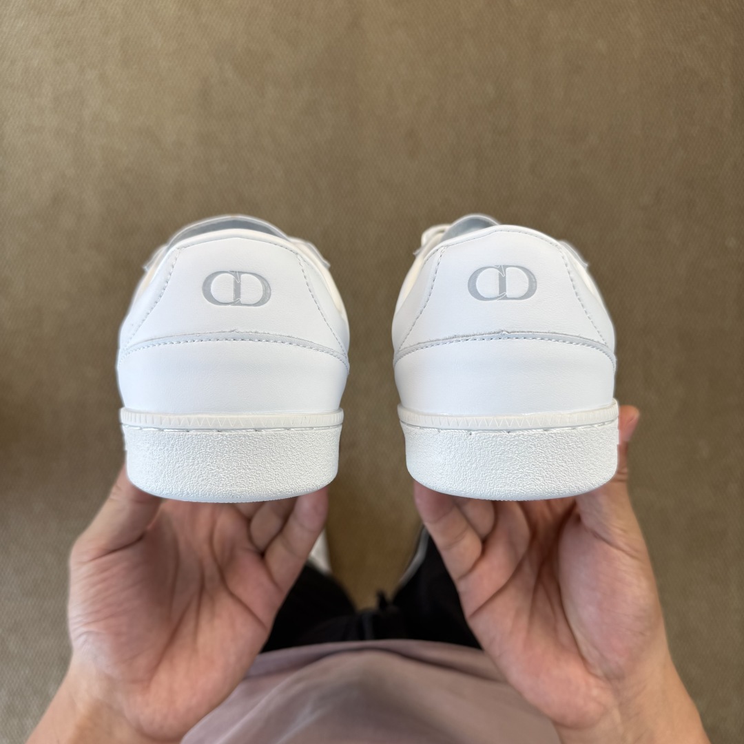  
极致性价比‼️DIOR迪奥 B01板鞋
第2色纯白  PT仓现货发售！
尺码：35 36 37 38