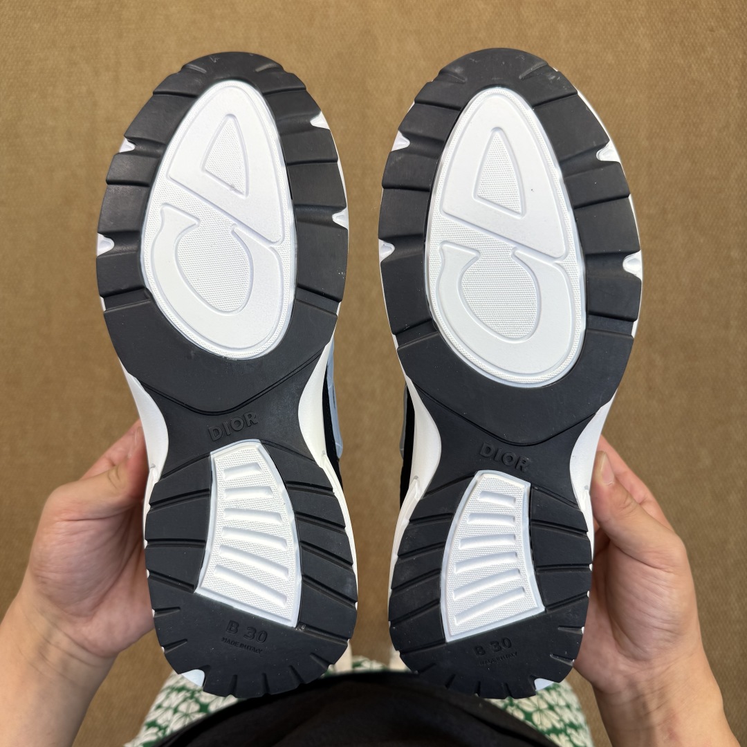  
极致性价比第27色‼️DIOR迪奥 B30 CD鞋 黑蓝
PT仓现货发售！
尺码：39-46
