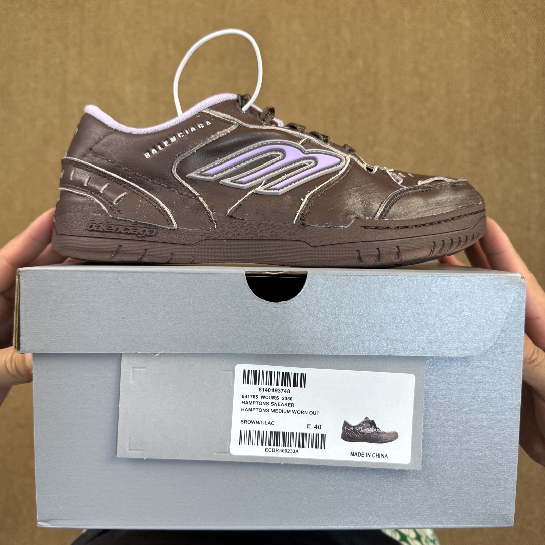  
VG巴黎世家 18代第4色棕色
Balenciaga Hamptons Worn-Out 板鞋
该有