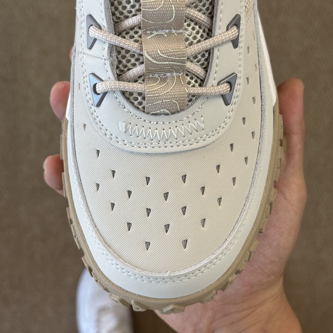  
Timberland添柏岚 徒步鞋：浅灰白
Greenstride Motion 中帮休闲徒步鞋
鞋