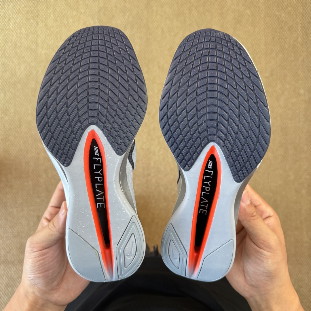 性价比！Vaporfly Next 4% 第4色：白色Nike Zoom Vaporfly Next 4
