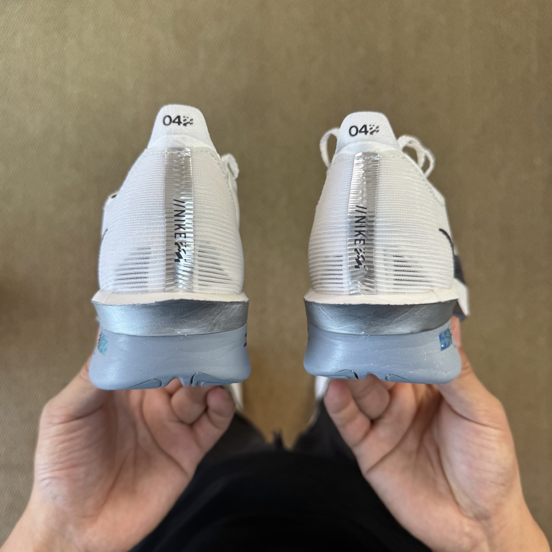 性价比！Vaporfly Next 4% 第4色：白色Nike Zoom Vaporfly Next 4