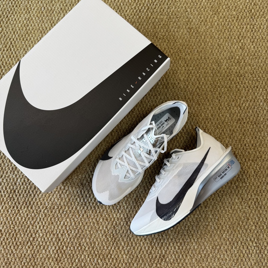 性价比！Vaporfly Next 4% 第4色：白色Nike Zoom Vaporfly Next 4