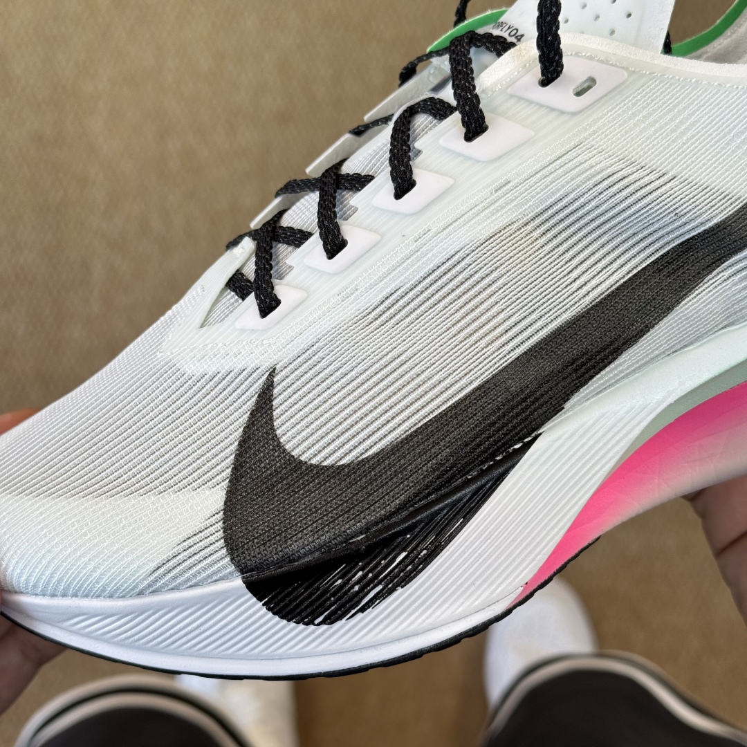 性价比！Vaporfly Next 4% 第5色：黑白粉Nike Zoom Vaporfly Next 