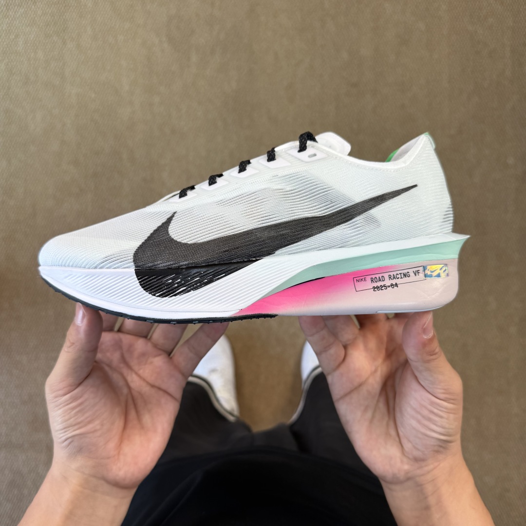 性价比！Vaporfly Next 4% 第5色：黑白粉Nike Zoom Vaporfly Next 
