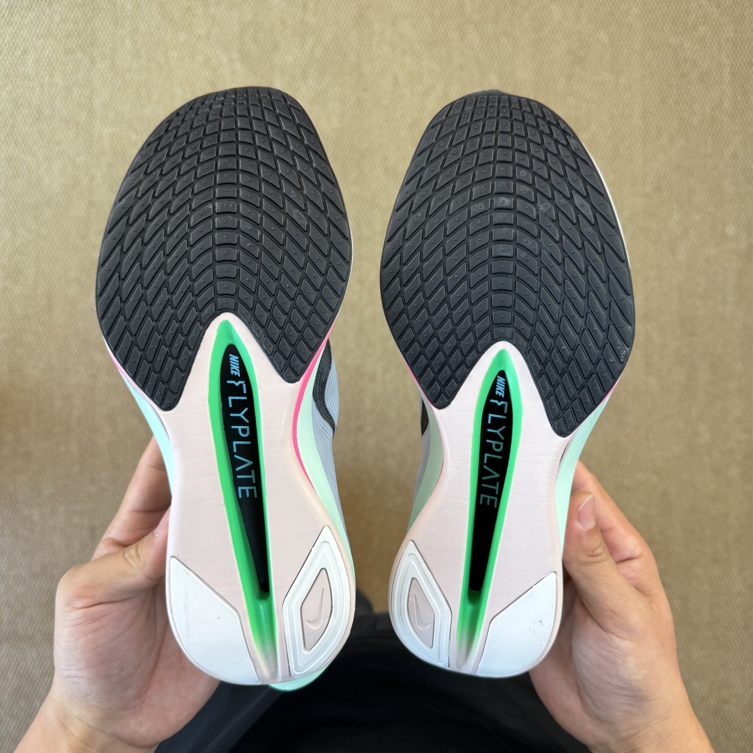 性价比！Vaporfly Next 4% 第5色：黑白粉Nike Zoom Vaporfly Next 