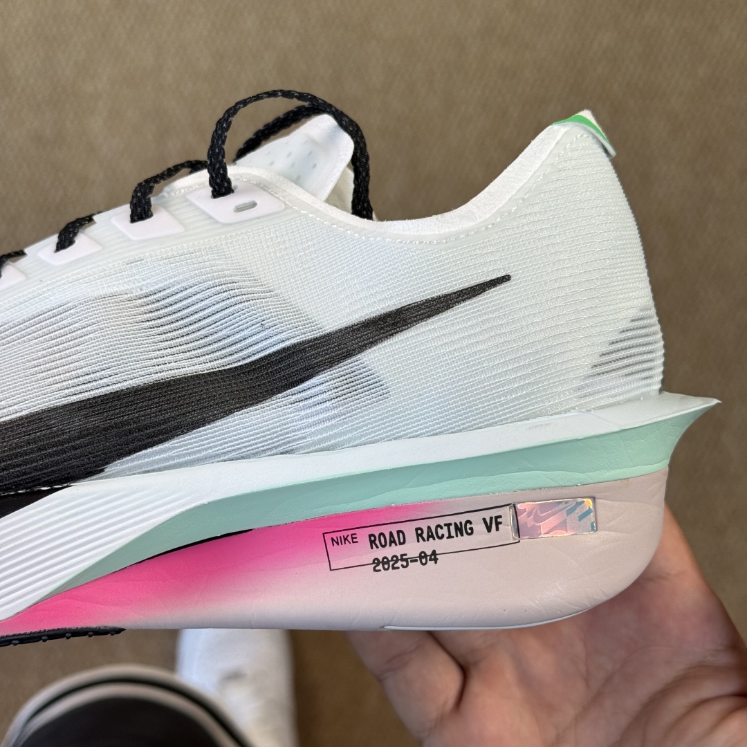 性价比！Vaporfly Next 4% 第5色：黑白粉Nike Zoom Vaporfly Next 