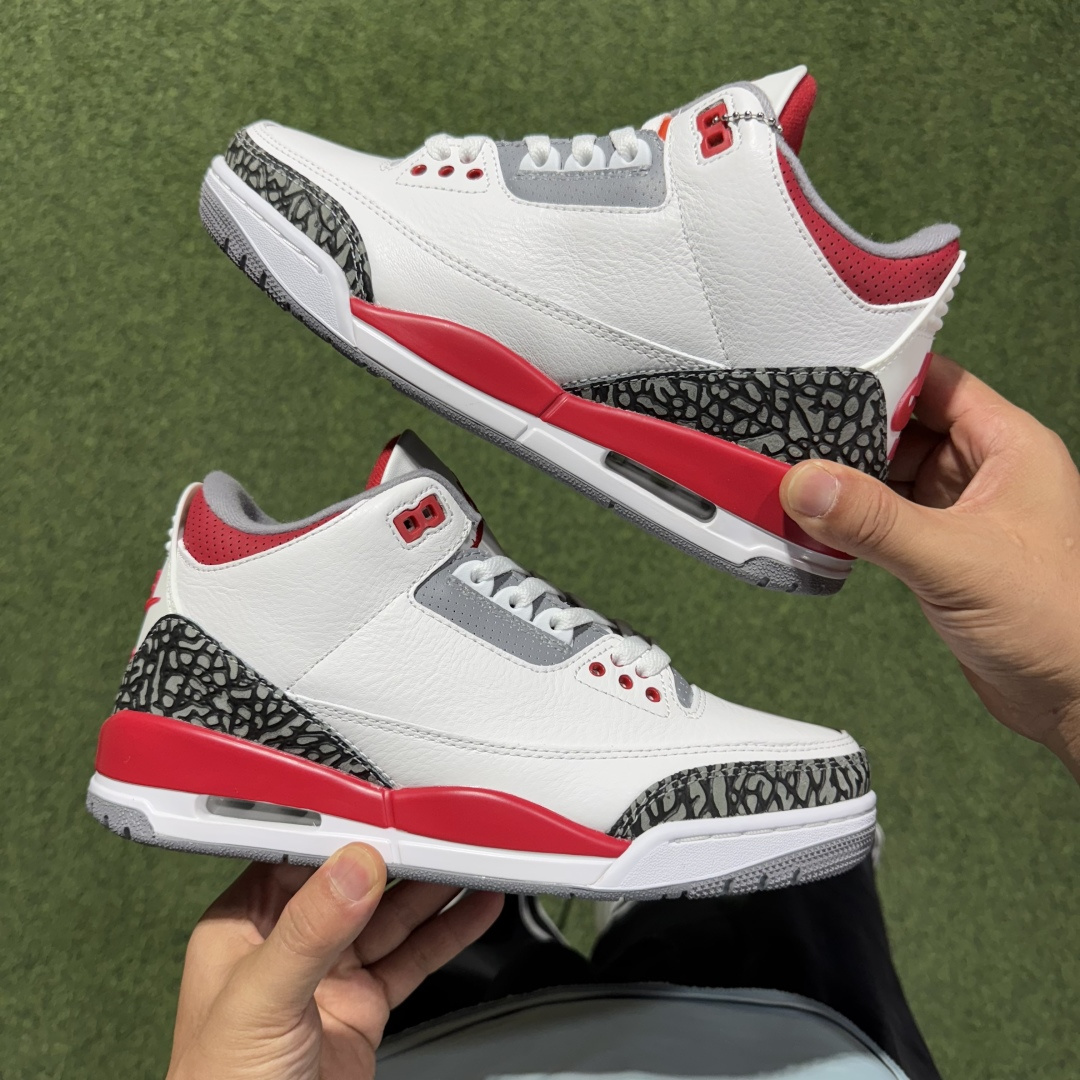 福利特价 纯原头层aj3！硬通货品质合计36个配色，长期货齐可主推！尺码：40-47.5带半码白红火焰红
