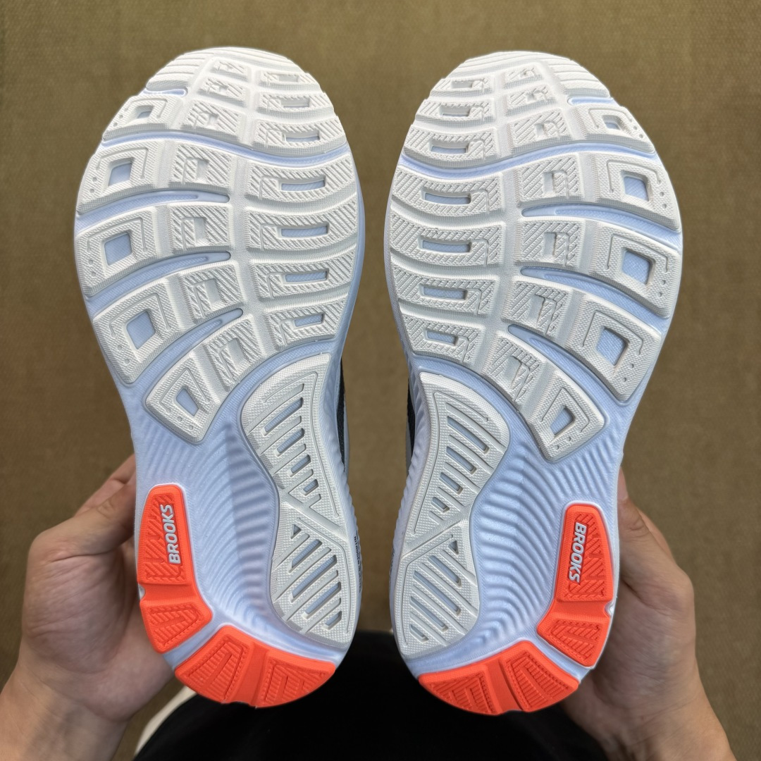 Brooks布鲁克斯 幽灵Ghost 17 灰色次顶级缓震慢跑鞋货号-1D-112 尺码36-45带半码