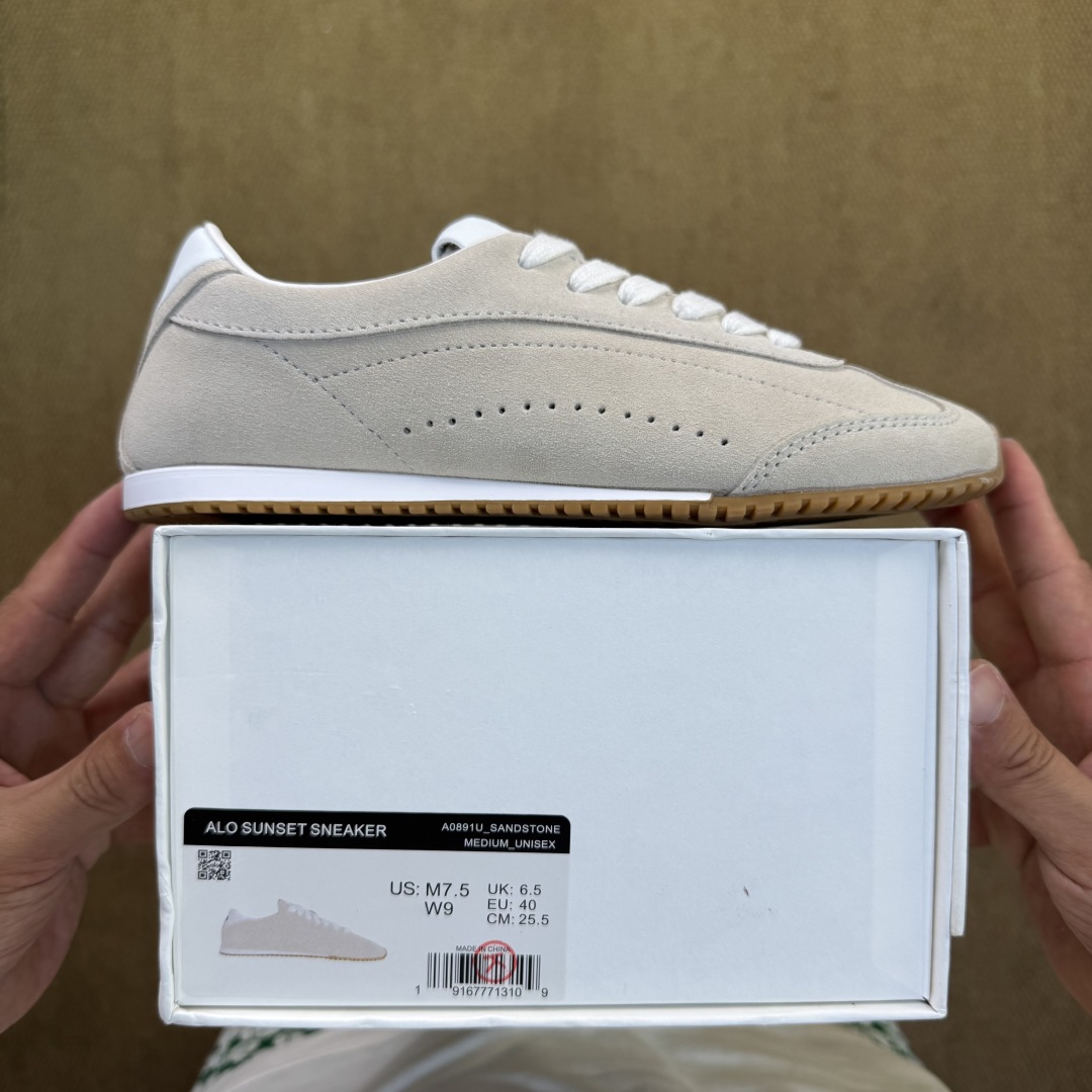 Alo yoga Sunset Seaker 米色休闲城市通勤复古薄底德迅鞋 原版开发 舒适百搭 网布减