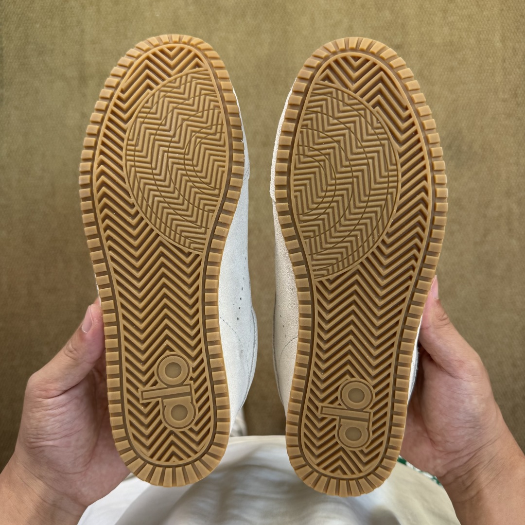 Alo yoga Sunset Seaker 米色休闲城市通勤复古薄底德迅鞋 原版开发 舒适百搭 网布减