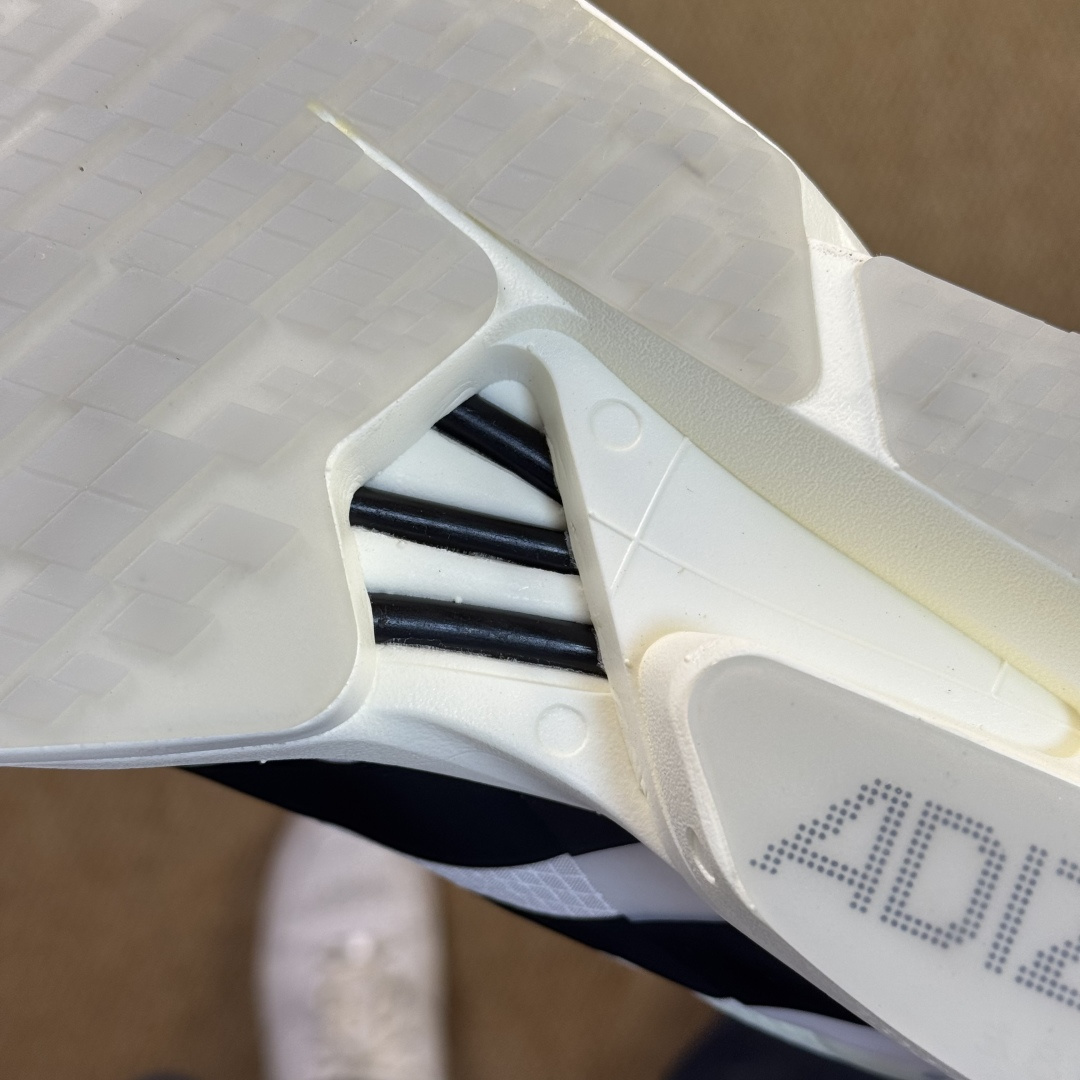 核心价格表私纯原真碳！adidas Adizero Adios Pro 4 阿迪达斯马拉松跑步鞋 第1色