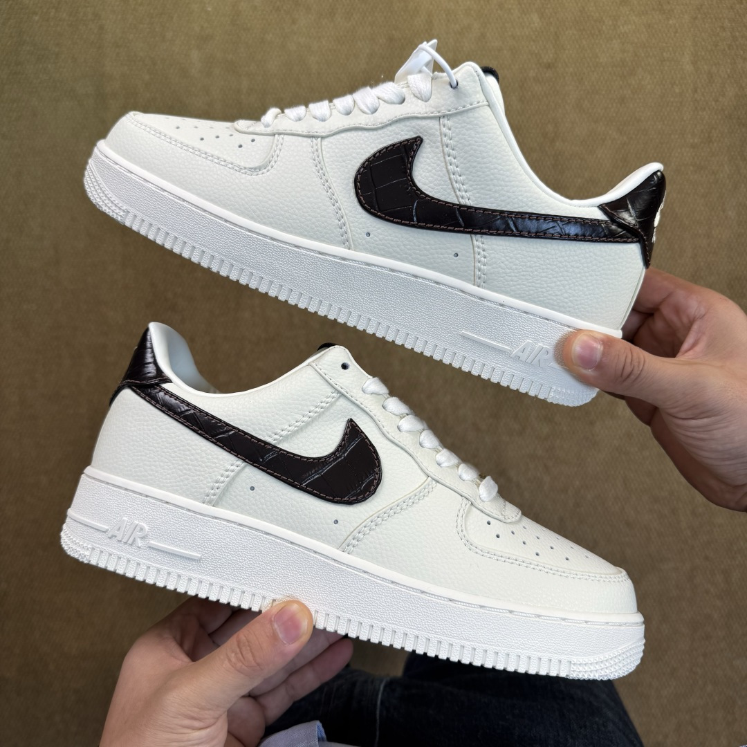 3A空军！第590色：白色深棕钩Nike Air Force 1 Low百分百原鞋开发！PT市场真正匠心