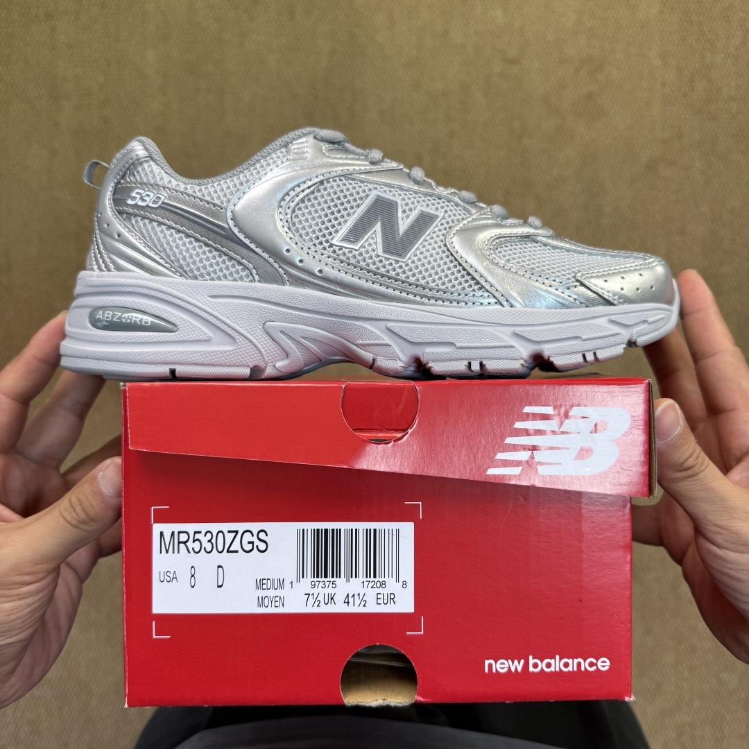 过验级 NB530 银灰历时两月重新开版 精准还原流线鞋型● 鞋头正确皮料区分市场软超纤●独家使用定型工